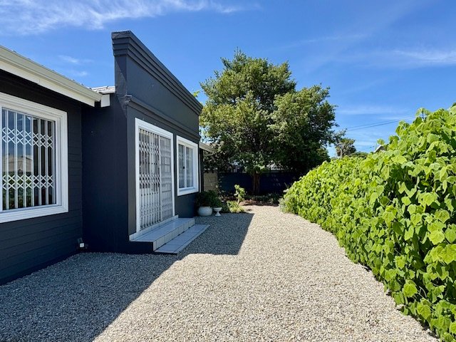 3 Bedroom Property for Sale in Knysna Central Western Cape